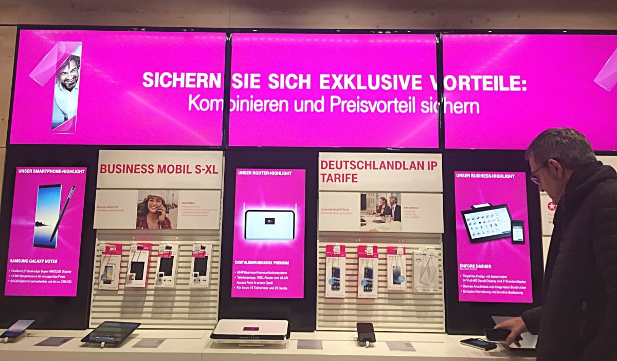 Digital Signage Telekommunikation im Deutsche Telekom AG Flagship Store