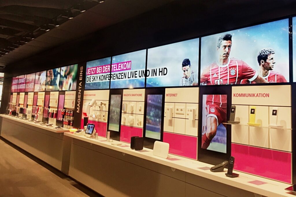 Video Wand Digital Signage im Deutsche Telekom AG Flagship Store