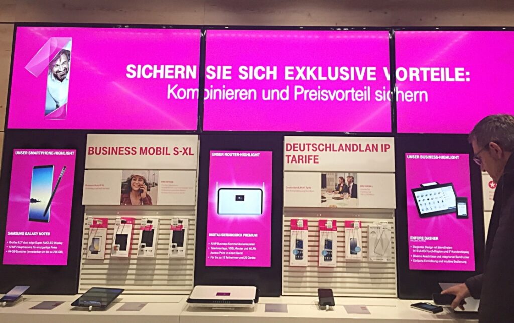 Digital Signage Telekommunikation im Deutsche Telekom AG Flagship Store